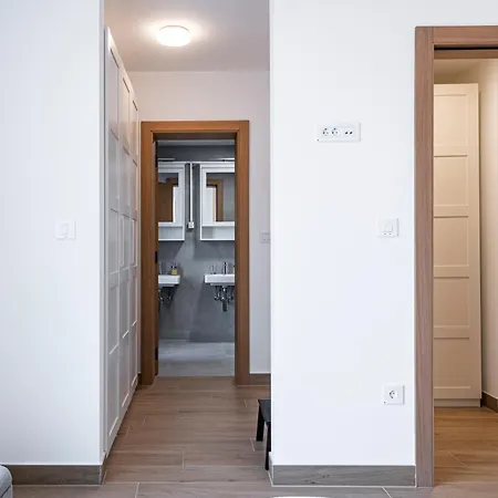 Novi Sad's Quiet Quarters Apartment *