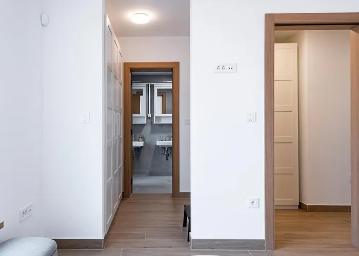 Novi Sad's Quiet Quarters Apartman *